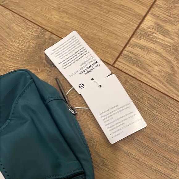 💖Lululemon/ Large everywhere belt bag. - Picture 4 of 4